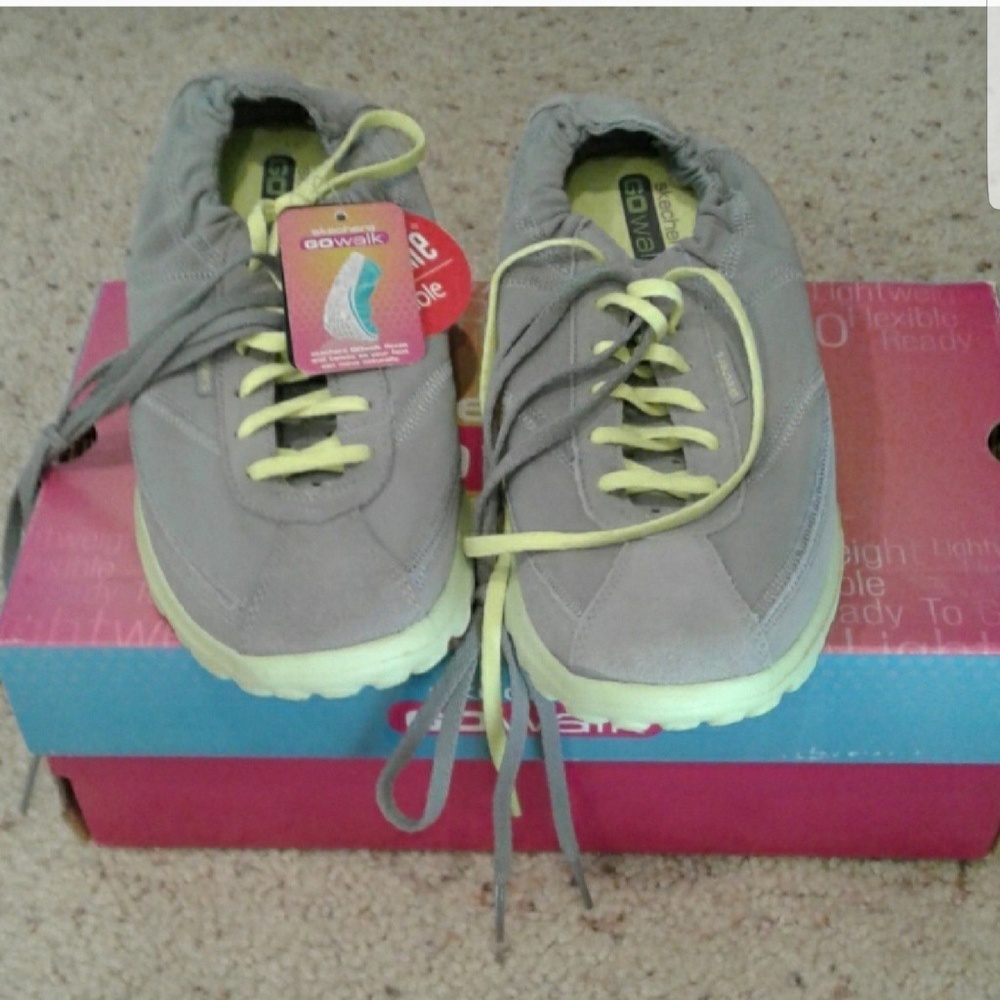 Skechers go walk 2 7.5 or 8